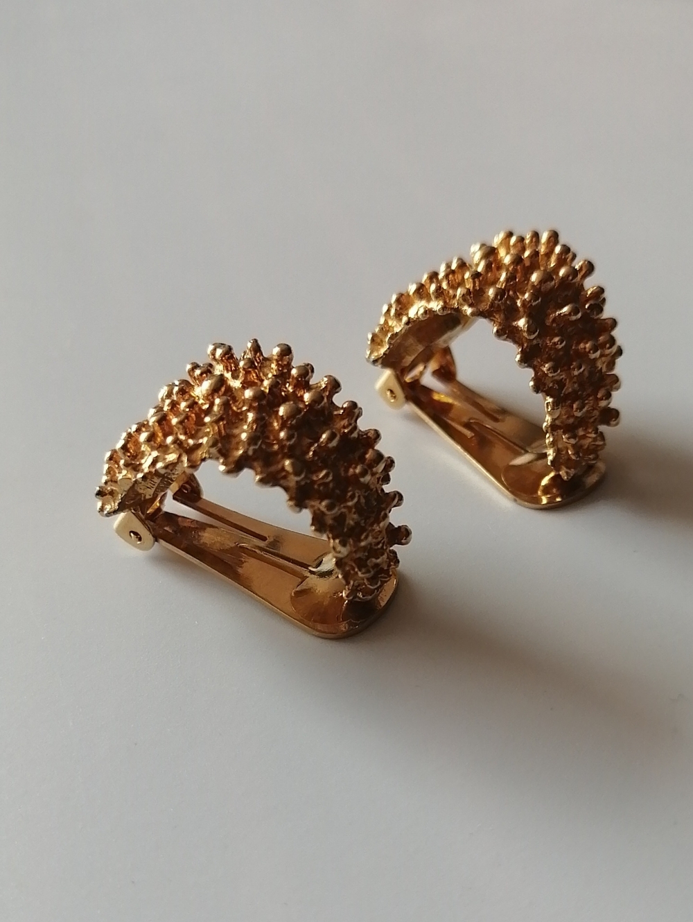 Vintage Sarah Coventry Goldtone Textured Statement Clip-on Earrings
